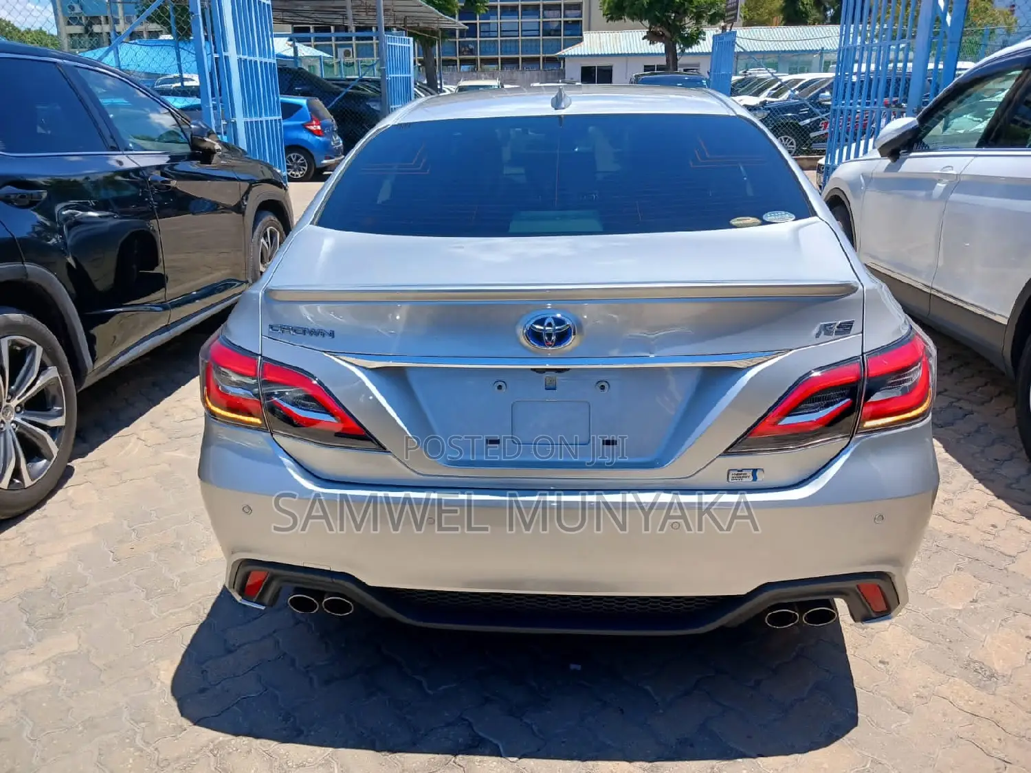 Toyota Crown Majesta 2.5 AWD Hybrid 2017 Silver