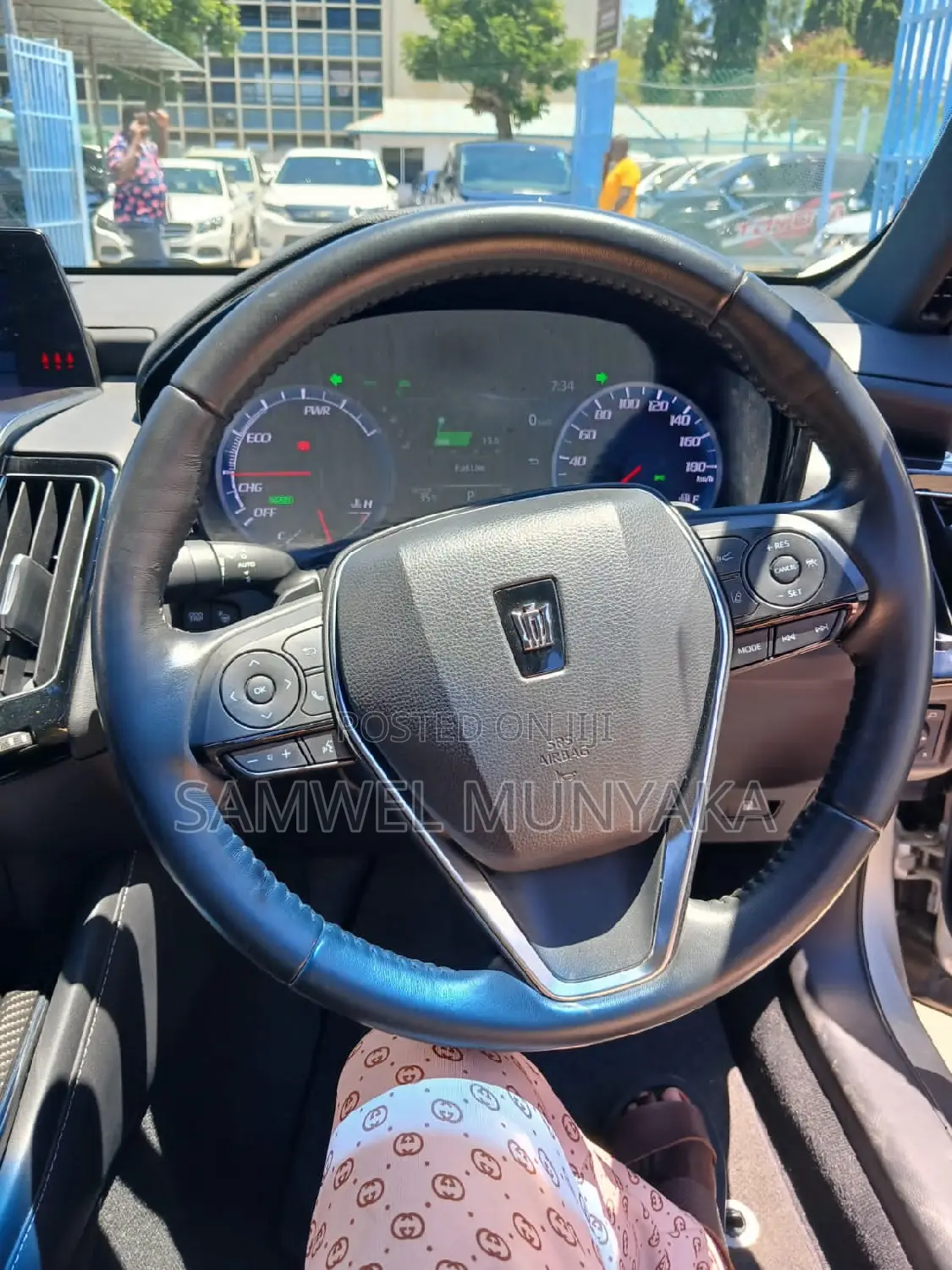Toyota Crown Majesta 2.5 AWD Hybrid 2017 Silver
