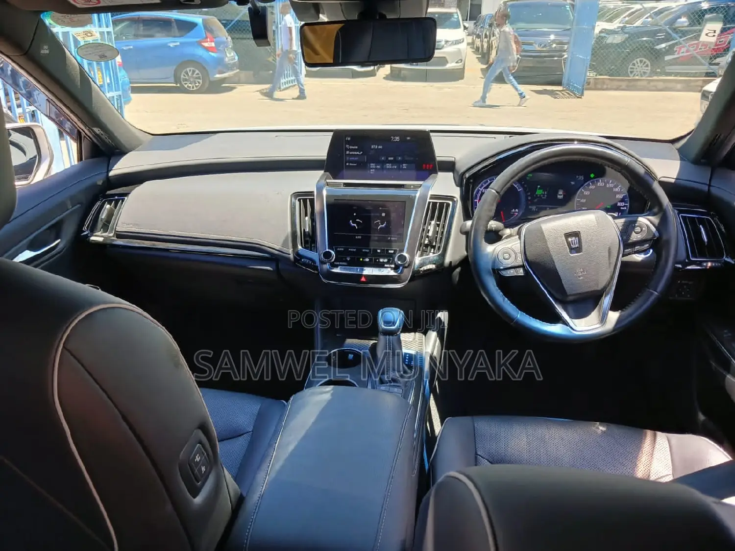 Toyota Crown Majesta 2.5 AWD Hybrid 2017 Silver