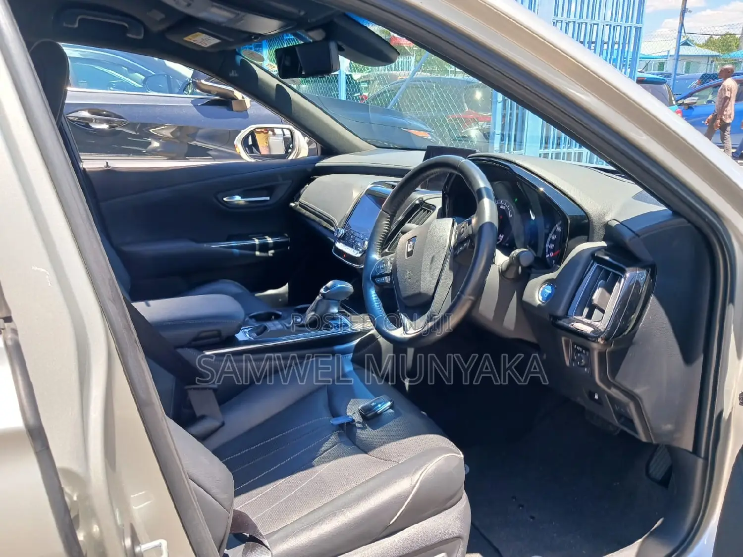 Toyota Crown Majesta 2.5 AWD Hybrid 2017 Silver