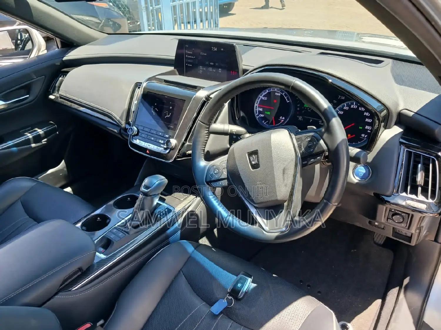 Toyota Crown Majesta 2.5 AWD Hybrid 2017 Silver