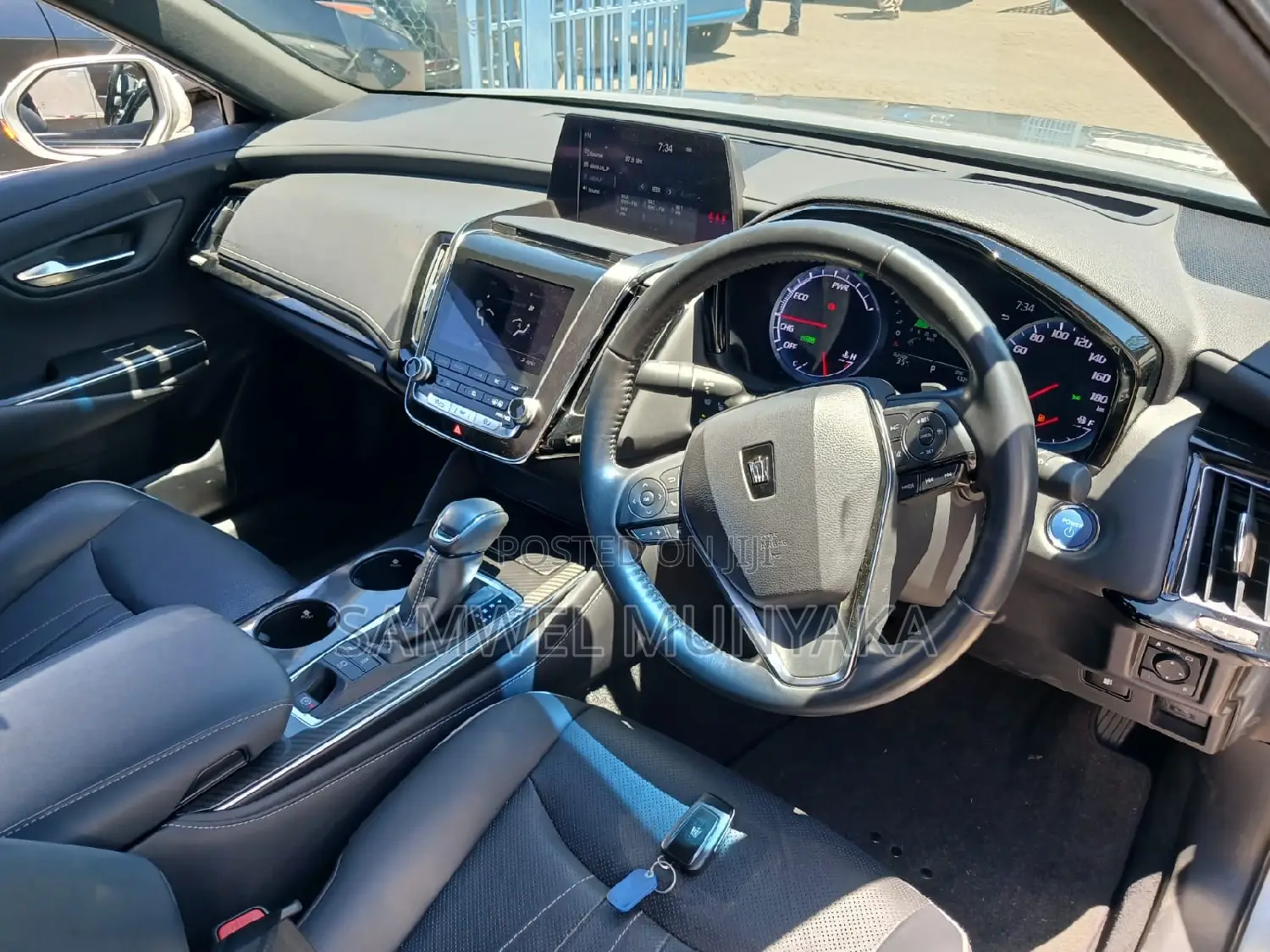 Toyota Crown Majesta 2.5 AWD Hybrid 2017 Silver