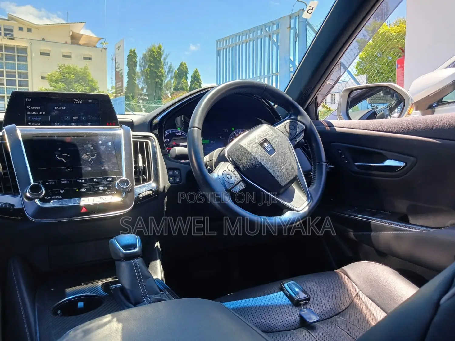 Toyota Crown Majesta 2.5 AWD Hybrid 2017 Silver