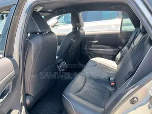 Toyota Crown Majesta 2.5 AWD Hybrid 2017 Silver