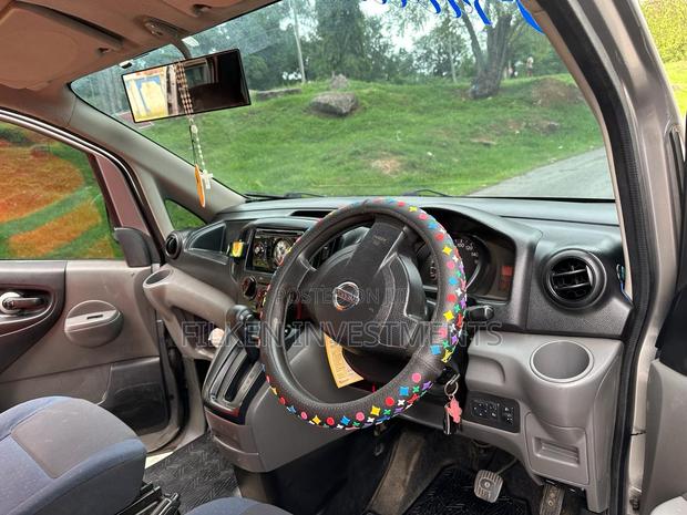 Nissan NV200 2012 Grey - thumbnail 4