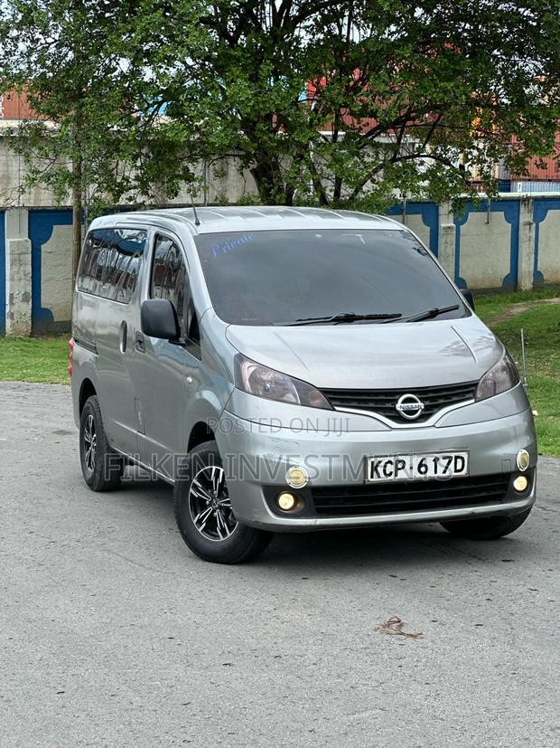 Nissan NV200 2012 Grey