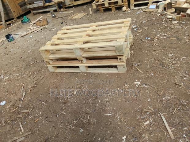 Wooden Pallets Des - main view
