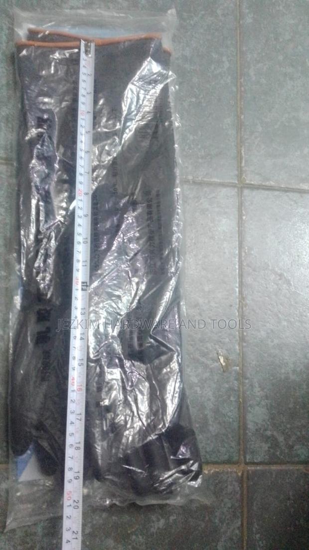 18" Heavy Chemical , Detergent And Acid Resistance Glove..