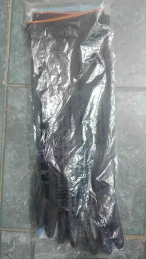 18" Heavy Chemical , Detergent And Acid Resistance Glove..