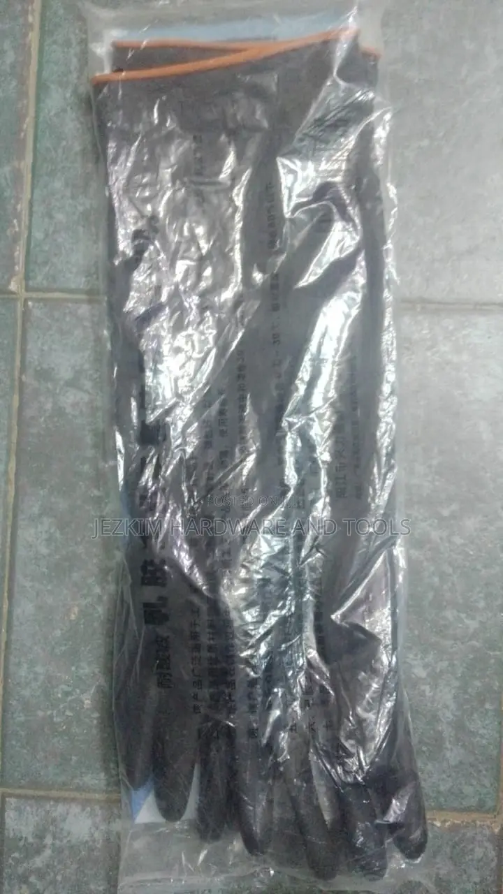 18" Heavy Chemical , Detergent And Acid Resistance Glove..