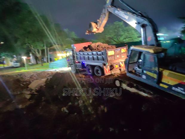 Excuvator for Hire With Breaker - thumbnail 3