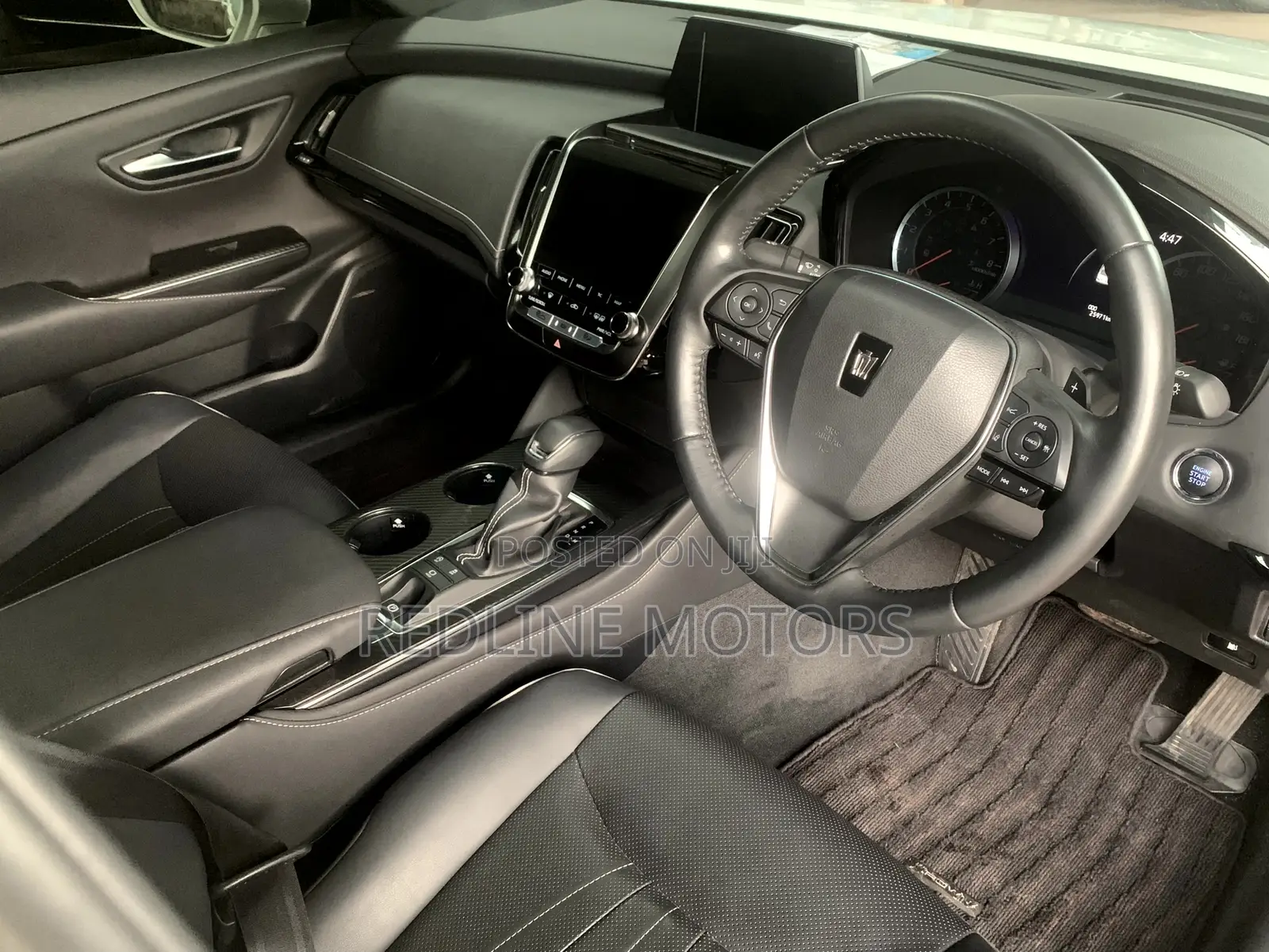 Toyota Crown 2019 White