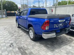 Toyota Hilux 2019 Blue