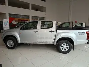 New Isuzu D-MAX 2024 Silver