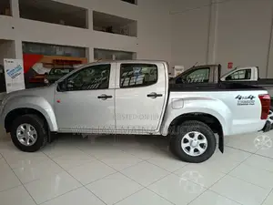 New Isuzu D-MAX 2024 Silver