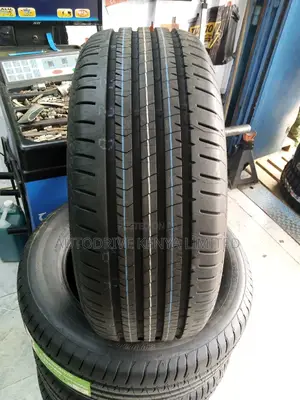 225/55r16 Bridgestone Tyre