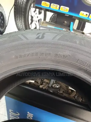225/55r16 Bridgestone Tyre