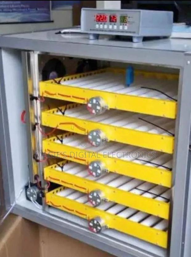Durable 500 Automatic Egg Incubator - main view