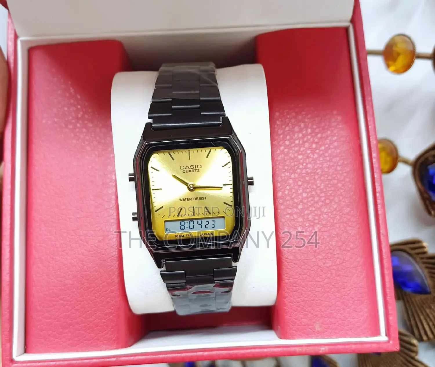 Casio Dualtime
Analogue and Digital Display
