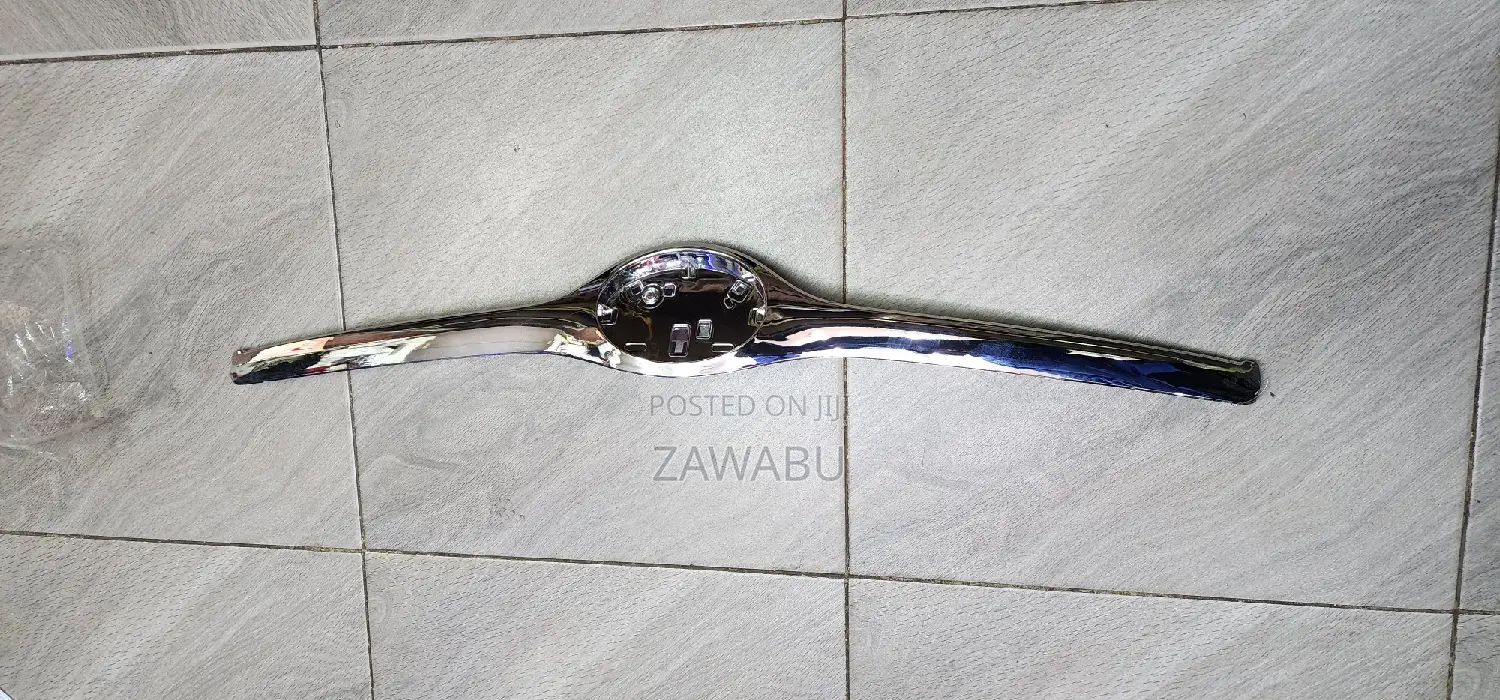 Bonnet Moulding Fielder/Nze 05_06 Chrome
