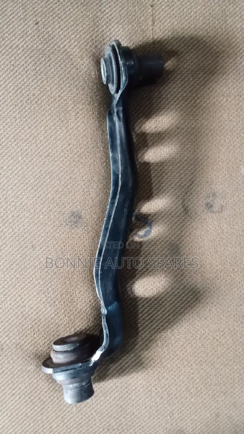 Note /Tiida Control Arm Upper Link