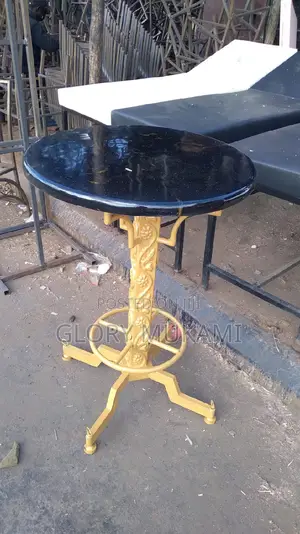 Restaurants Round Table