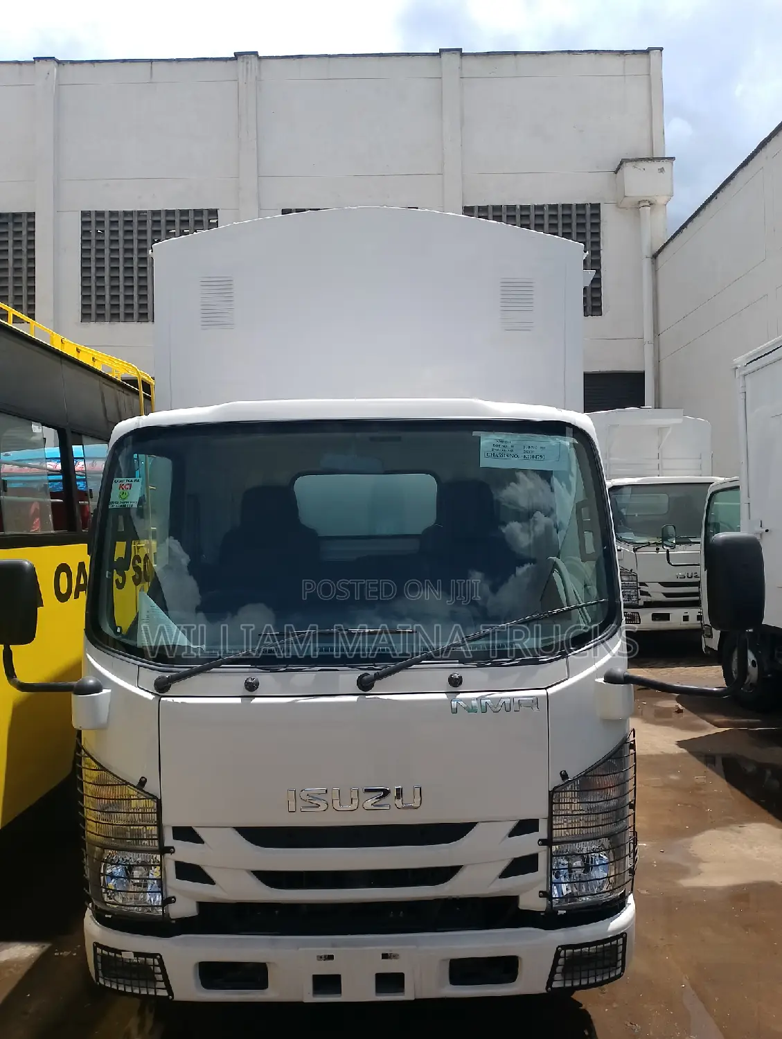Isuzu NMR(White Plain Body)