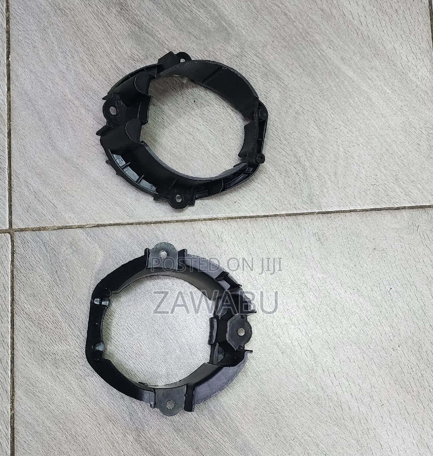 Fielder/Axio 141 Inner Foglight Holder 2008_2011