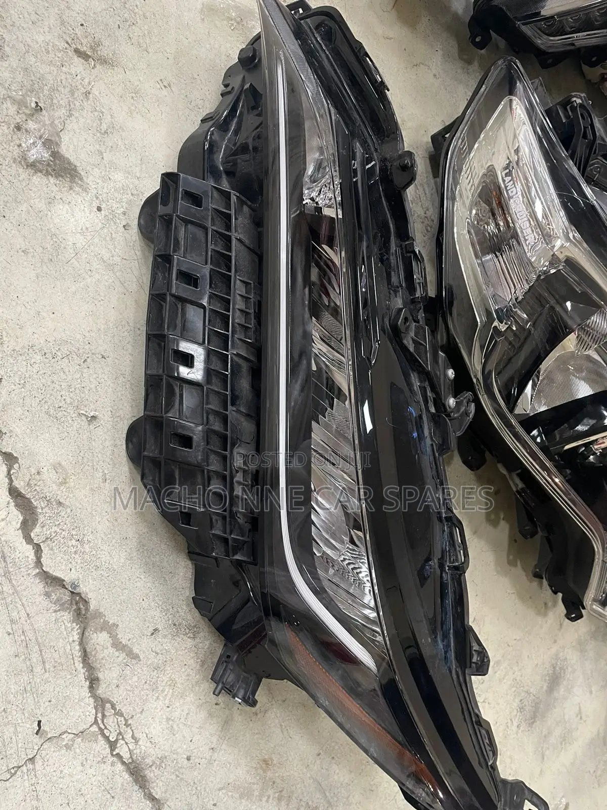 Toyota Harrier 2023 Headlight(Non Led )