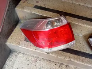 Toyota Kluger 2013 Taillight