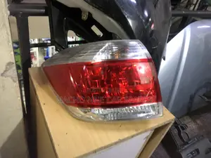 Toyota Kluger 2013 Taillight