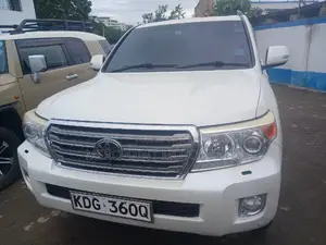 Toyota Land Cruiser 4.6 V8 ZX 2015 White