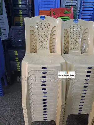 Armless Kenpoly Plastic Chairs