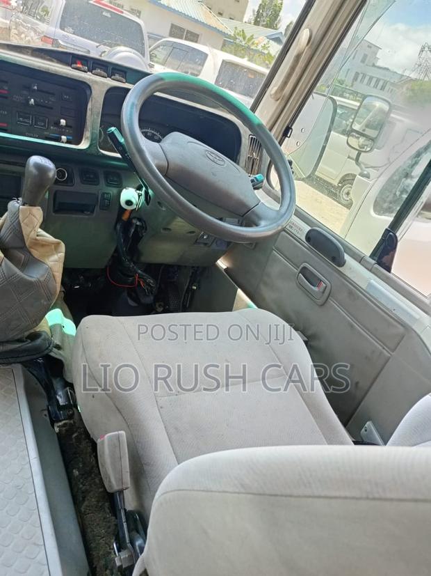 Toyota Coaster 2016 White - thumbnail 5
