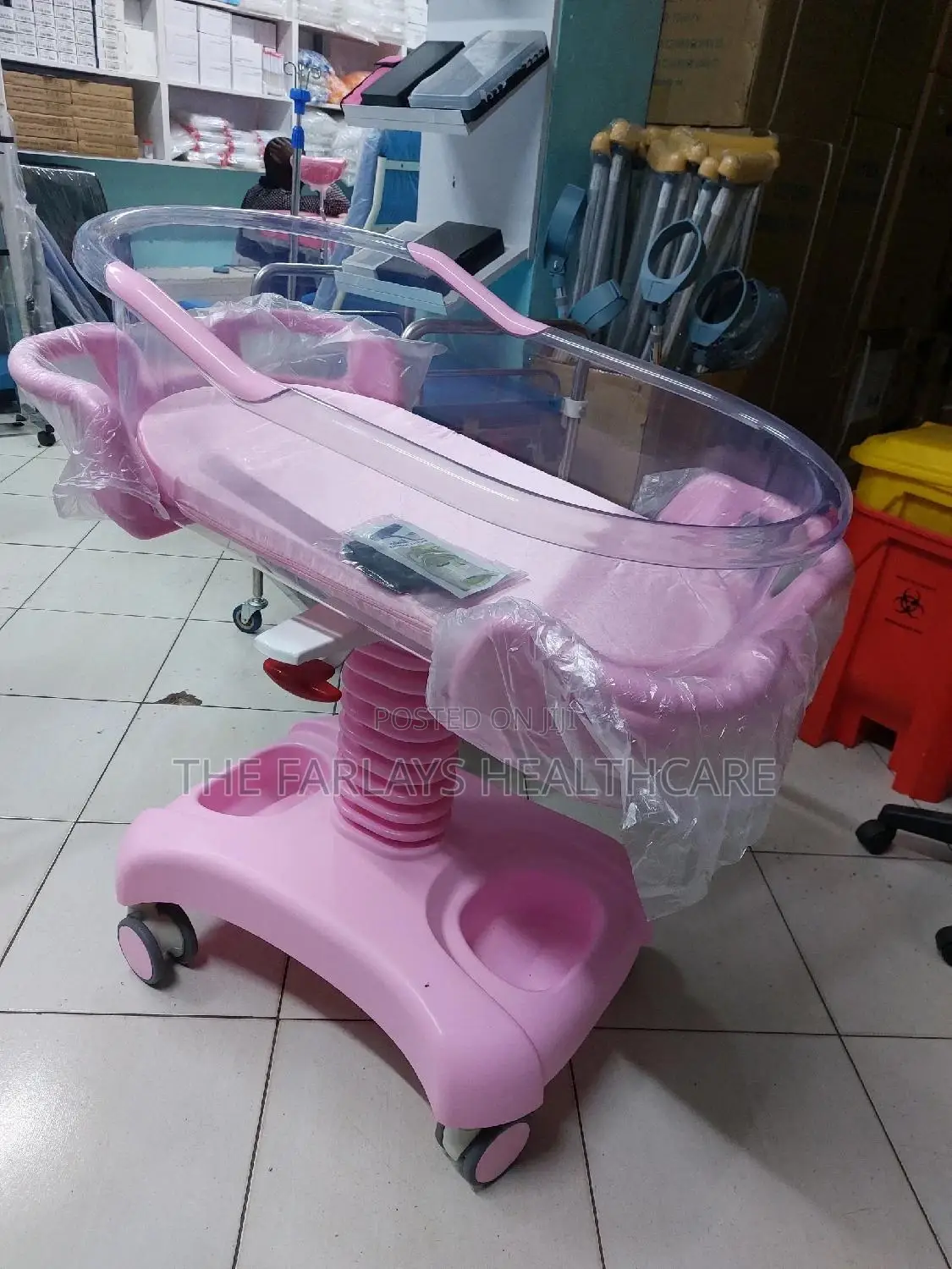 Baby Cot With Adjustable Height and With Wheels.