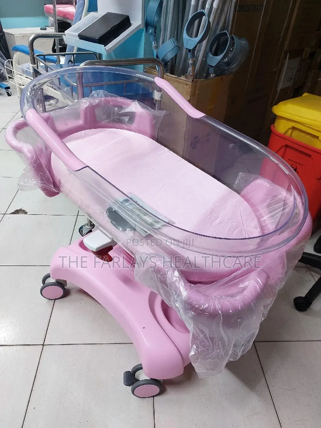 Baby Cot With Adjustable Height and With Wheels.