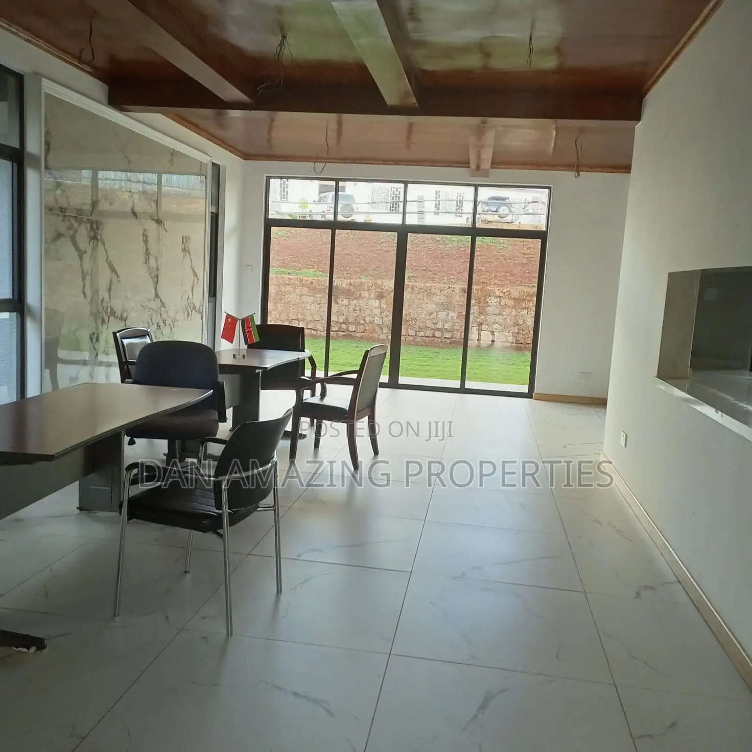 4bdrm Townhouse/Terrace in Kiambu Rd Plus Dsq for sale