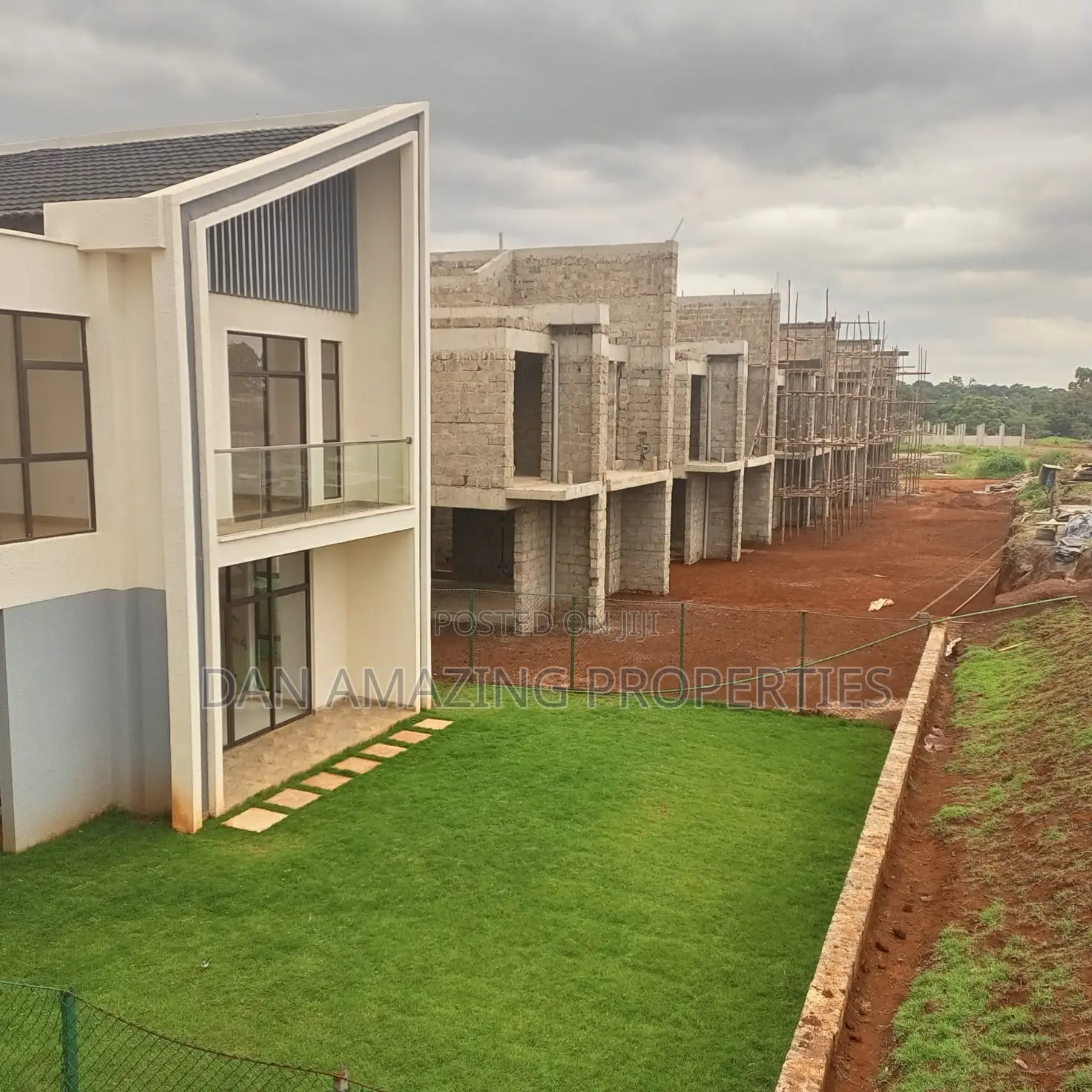 4bdrm Townhouse/Terrace in Kiambu Rd Plus Dsq for sale