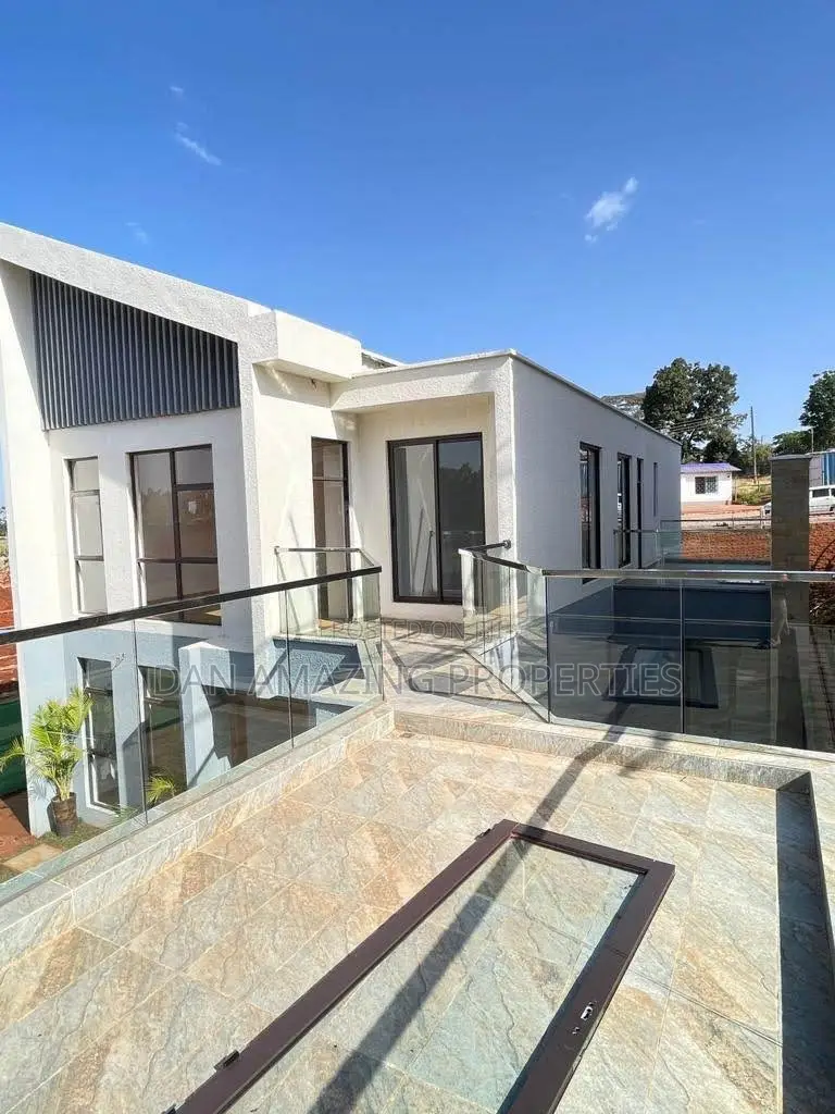 4bdrm Townhouse/Terrace in Kiambu Rd Plus Dsq for sale