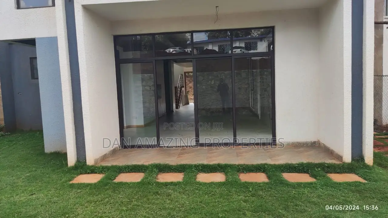 4bdrm Townhouse/Terrace in Kiambu Rd Plus Dsq for sale