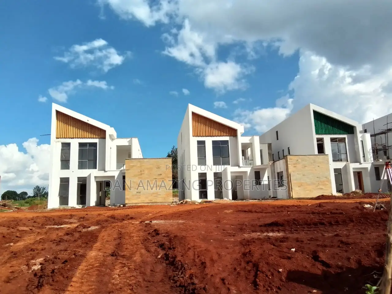 4bdrm Townhouse/Terrace in Kiambu Rd Plus Dsq for sale