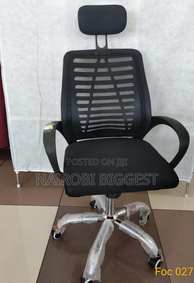 Black Office Chair With Headrest