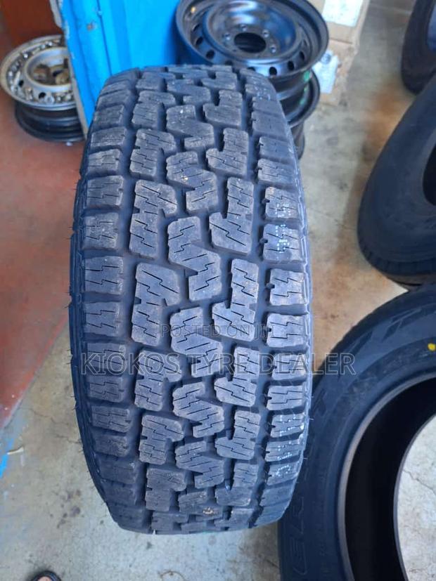 255/60r18 Pirreli Tire - main view