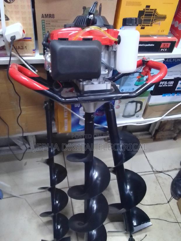 4 Stroke Earth Auger. - main view