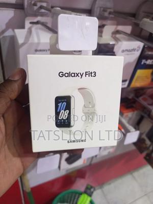 Galaxy Fit 3 Galaxy Fit 3 Galaxy Fit 3 - thumbnail 2