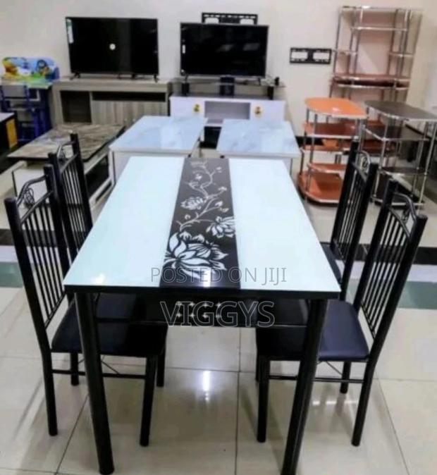 Dinning Table - main view
