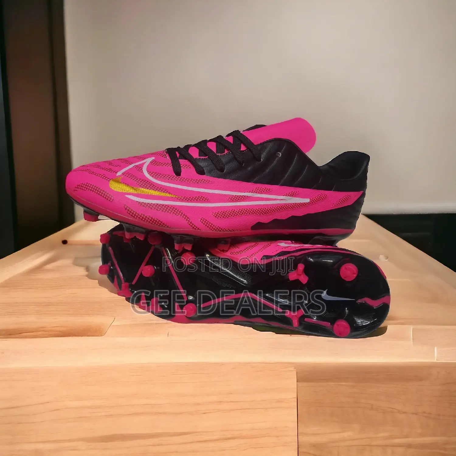 Phantom Football/Soccer Boots Size 40-45