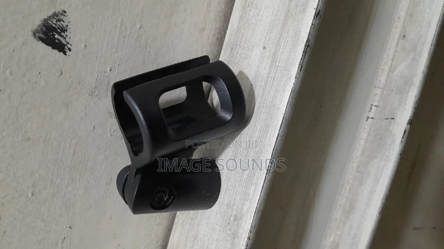 Round Mic Holder for Wireless Microphone