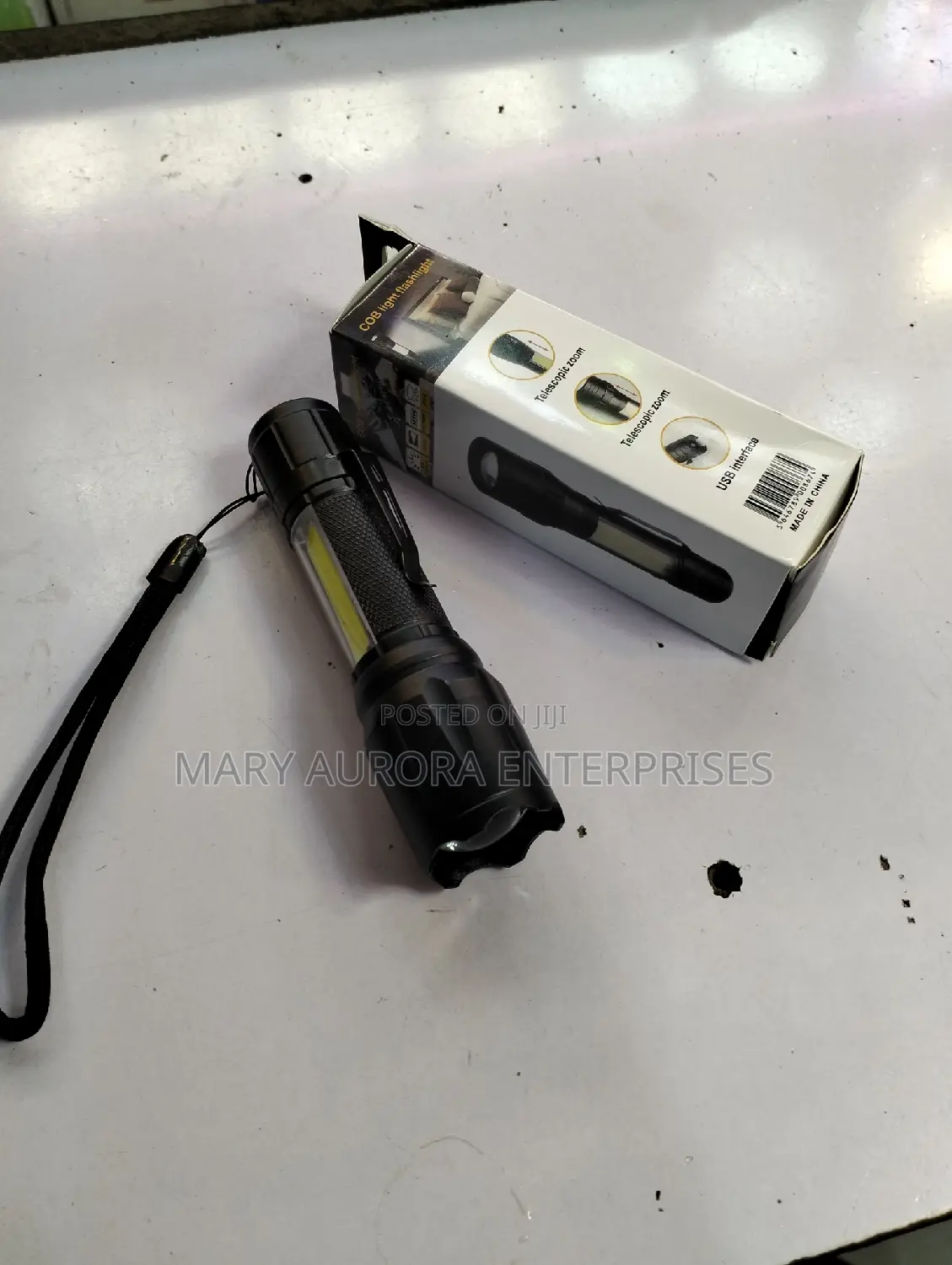 COB Light Flashlight/Zooming Torch
