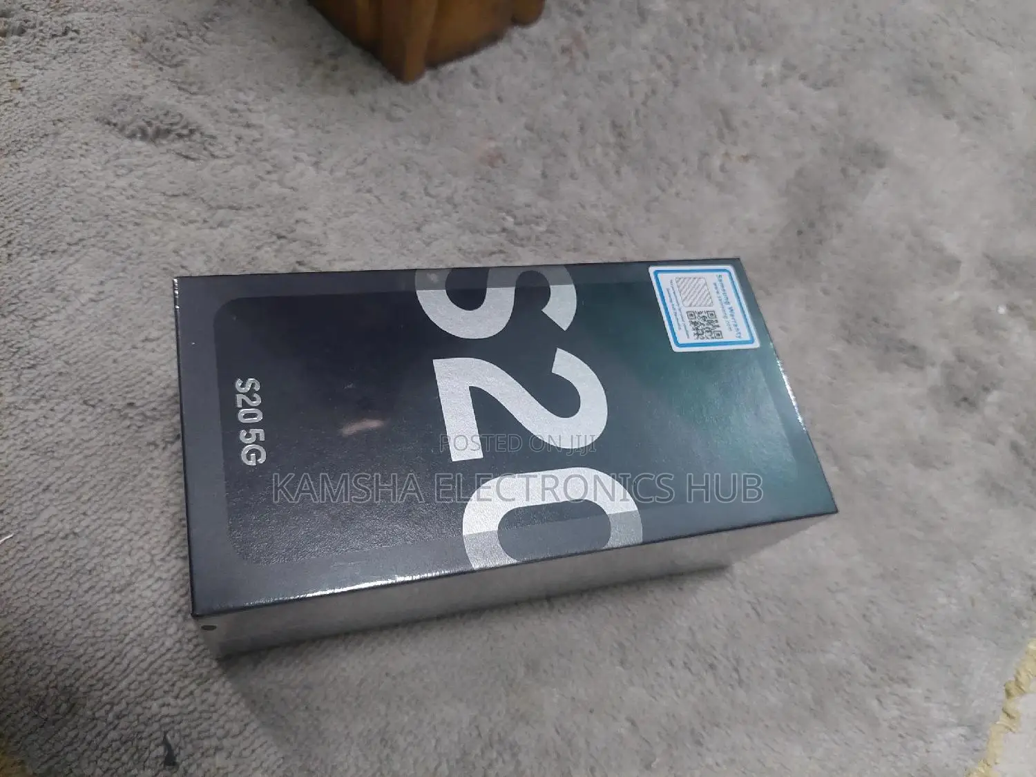 New Samsung Galaxy S20 128 GB Red